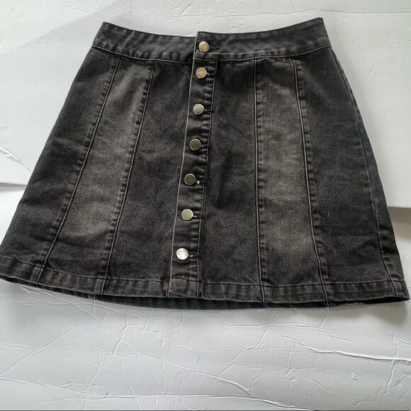 BDG Denim Button Up Front Acid Wash Gray/Black Short Mini Skirt Sz M - Picture 10 of 10
